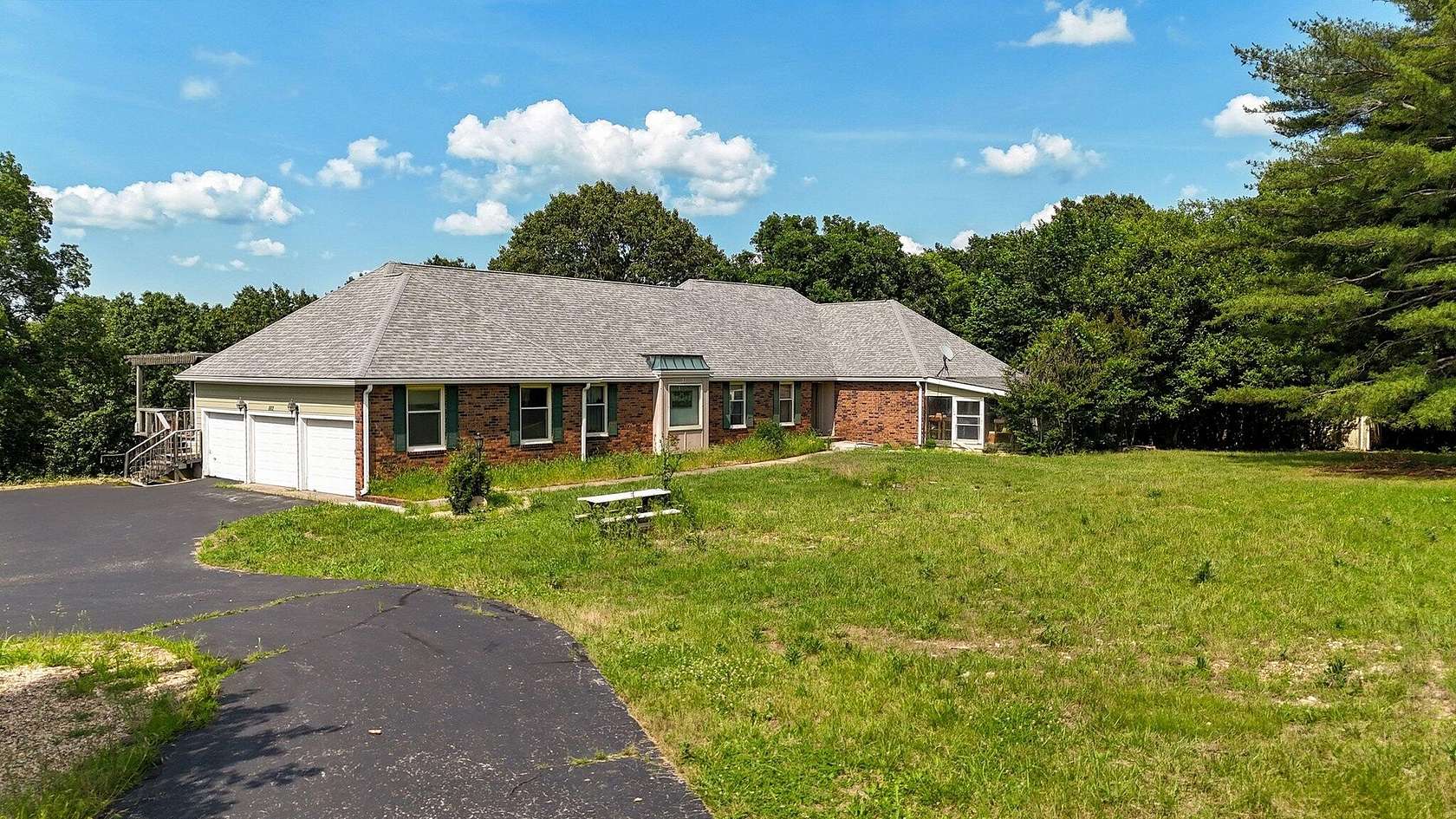 170 Acres of Land with Home for Sale in Chestnutridge, Missouri