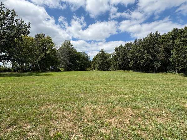 5 Acres of Residential Land for Sale in Fairfield, Illinois
