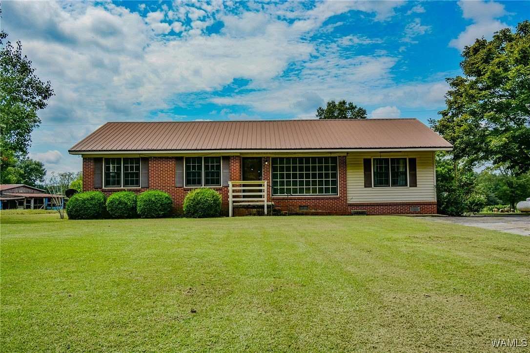 5.4 Acres of Land with Home for Sale in Gordo, Alabama