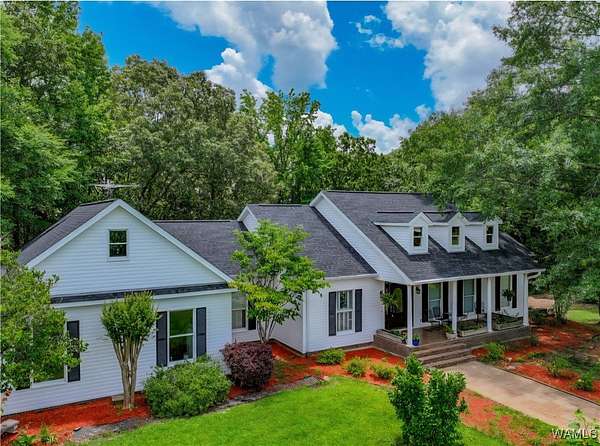 15 Acres of Land with Home for Sale in Moundville, Alabama