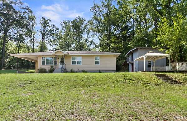 4.9 Acres of Residential Land with Home for Sale in Centreville, Alabama