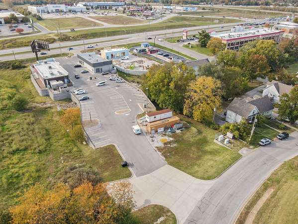 0.89 Acres of Improved Commercial Land for Sale in Springfield, Missouri
