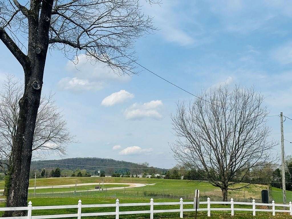 1 Acre of Land for Sale in Sparta, Tennessee