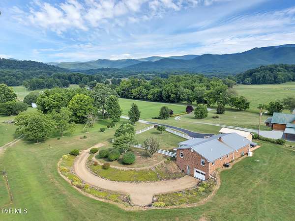 4.62 Acres of Residential Land with Home for Sale in Chuckey, Tennessee
