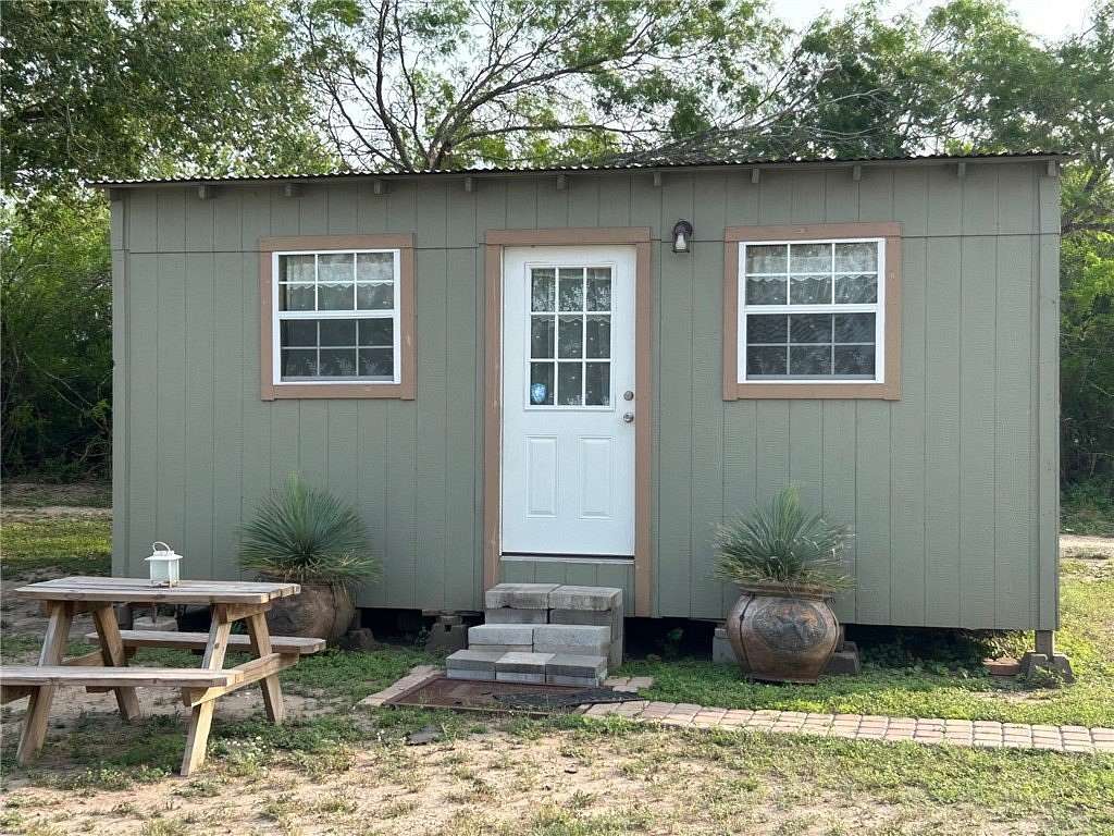 1 Acre of Residential Land with Home for Sale in George West, Texas