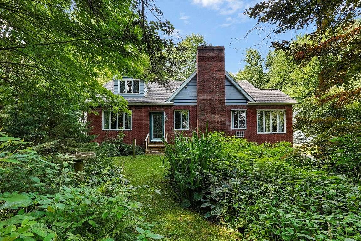 4.34 Acres of Residential Land with Home for Sale in Fairview, Pennsylvania