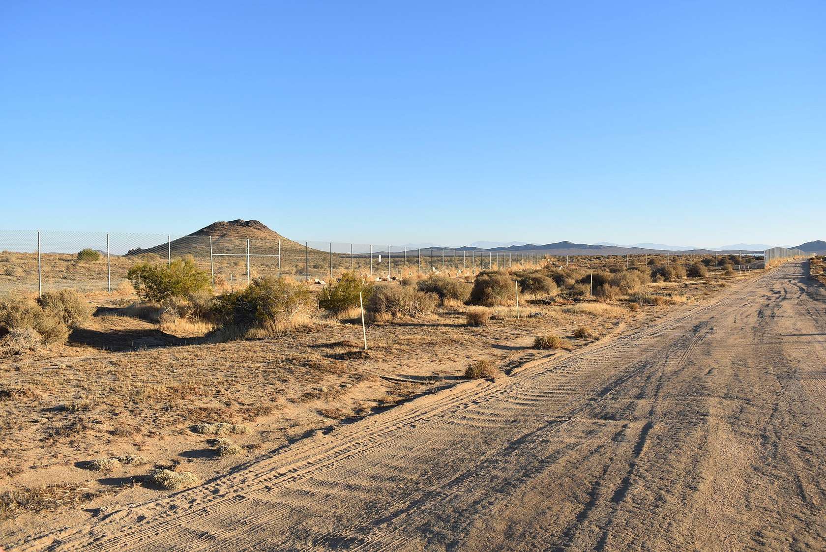 10 Acres of Residential Land for Sale in Mojave, California