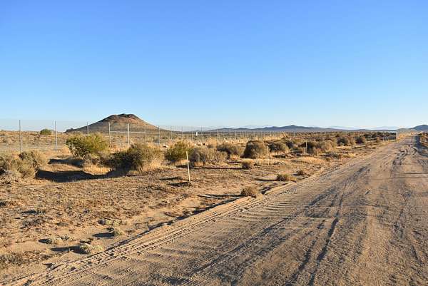 10 Acres of Residential Land for Sale in Mojave, California