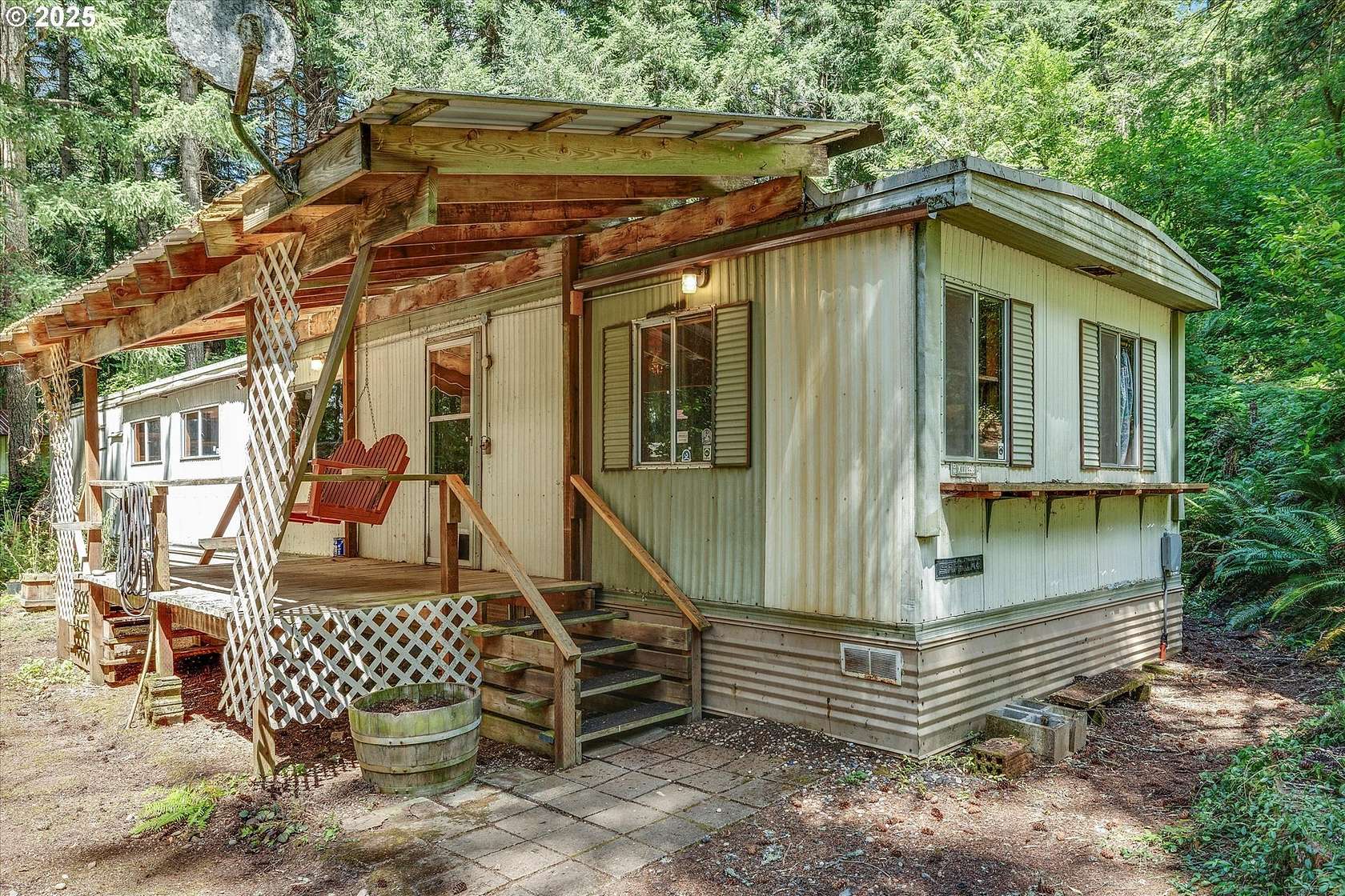 3.63 Acres of Residential Land with Home for Sale in Estacada, Oregon