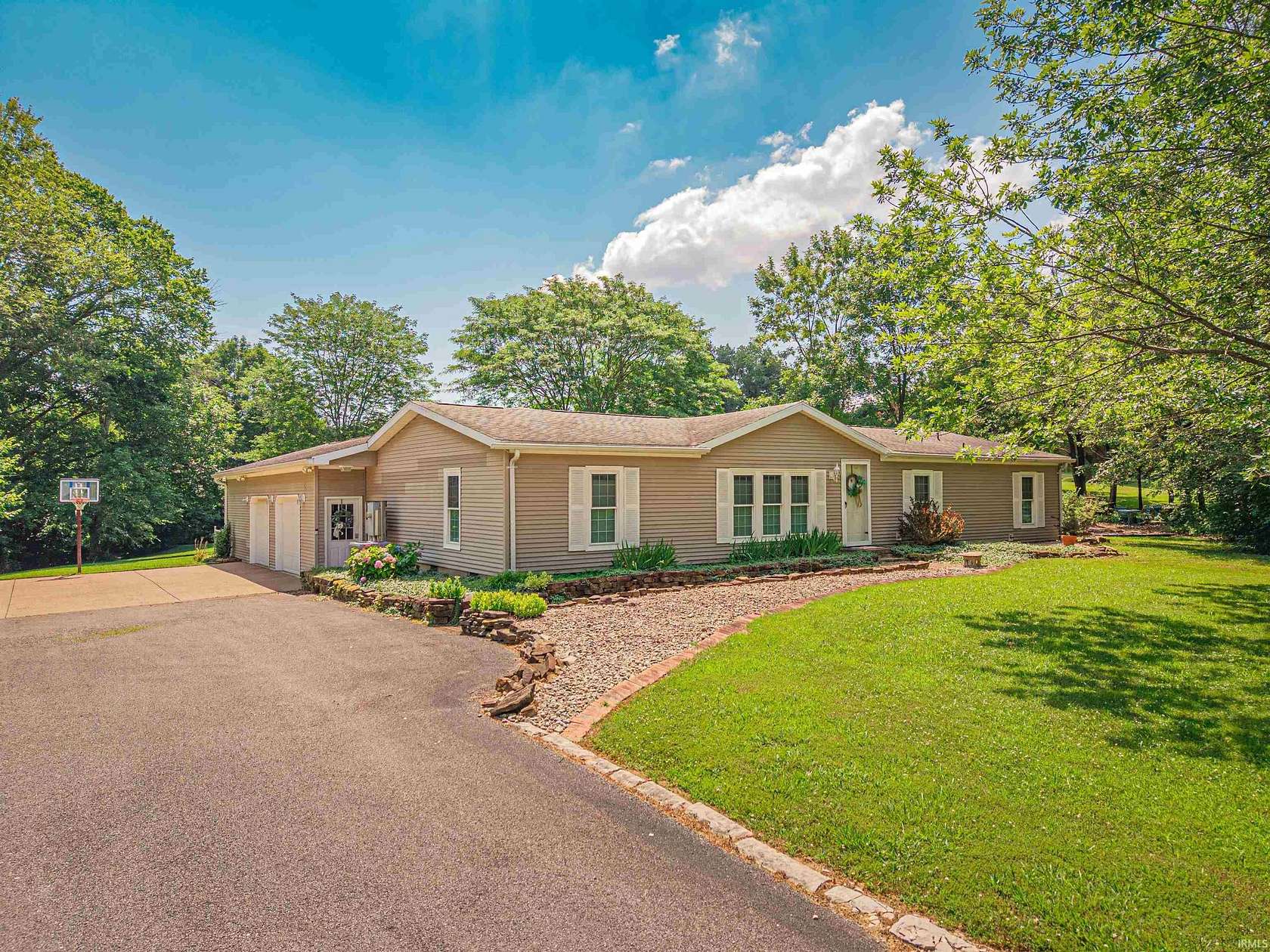 2.5 Acres of Residential Land with Home for Sale in Newburgh, Indiana