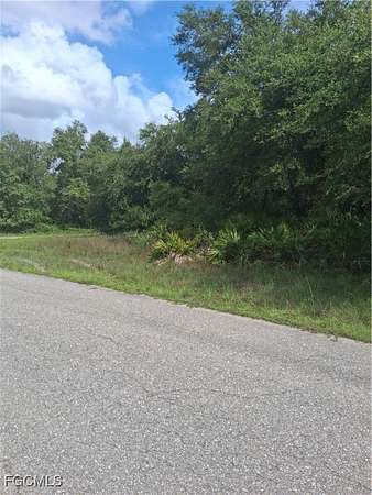 0.25 Acres of Land for Sale in Lehigh Acres, Florida