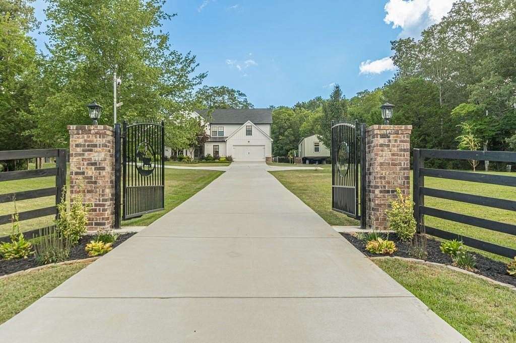 4.19 Acres of Residential Land with Home for Sale in Douglasville, Georgia