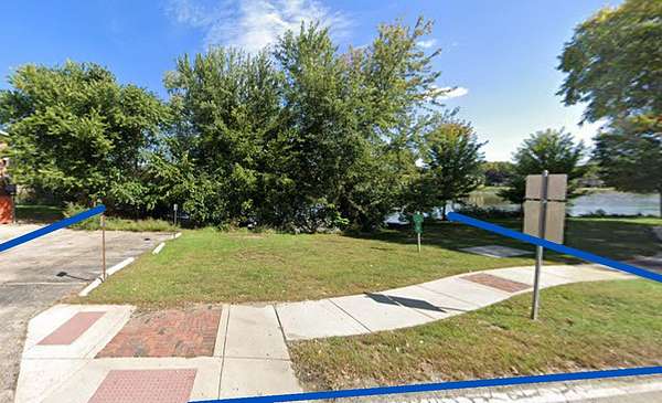 0.2 Acres of Residential Land for Auction in Carpentersville, Illinois