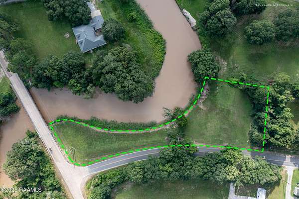 1.26 Acres of Residential Land for Sale in Abbeville, Louisiana