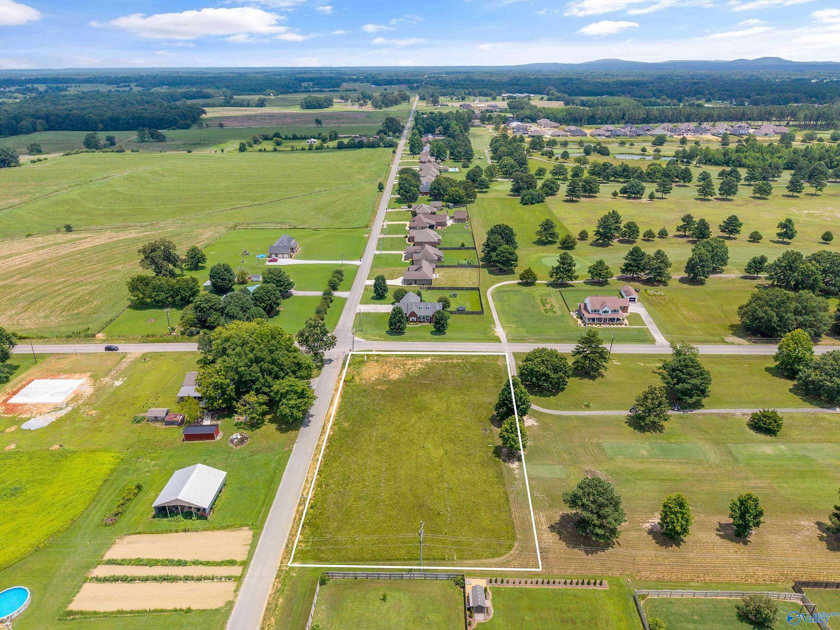 1.13 Acres of Commercial Land for Sale in Athens, Alabama