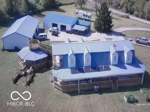 9.77 Acres of Residential Land with Home for Sale in Coal City, Indiana