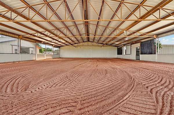 55.3 Acres of Agricultural Land with Home for Sale in Collinsville, Texas