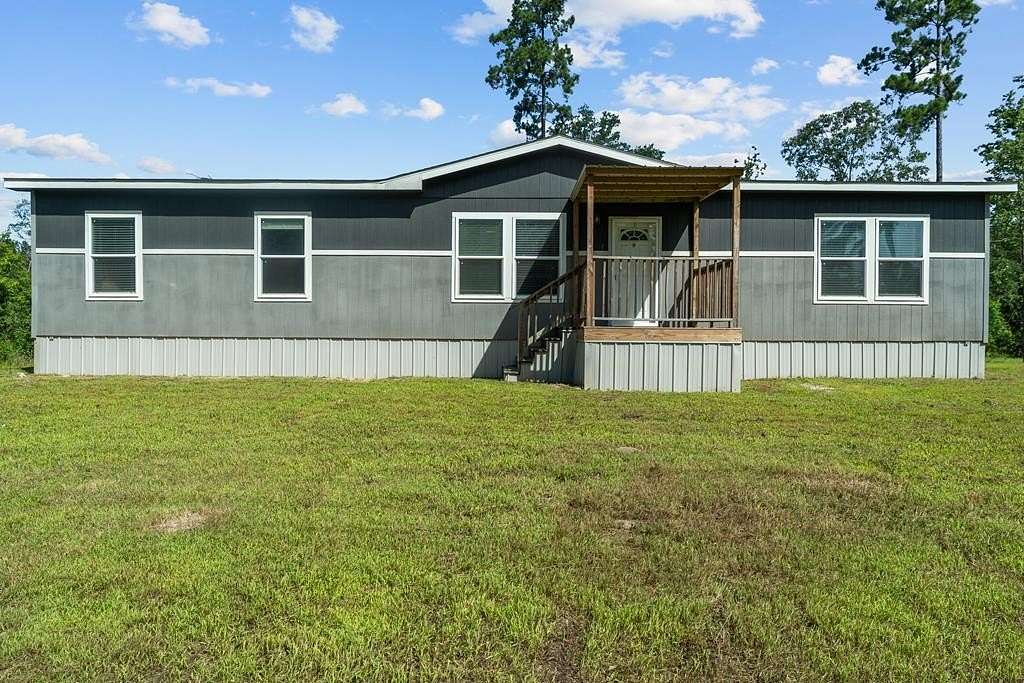 2 Acres of Residential Land with Home for Sale in Lufkin, Texas