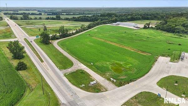 7 Acres of Improved Commercial Land for Sale in Riverton, Illinois