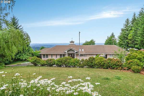 5 Acres of Residential Land with Home for Sale in Battle Ground, Washington