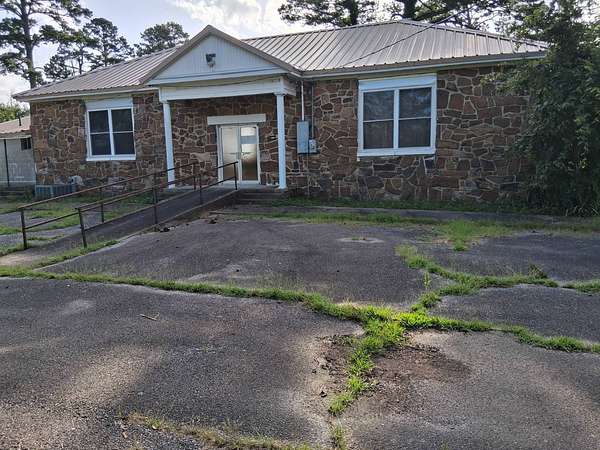 1.5 Acres of Improved Residential Land for Sale in Clayton, Oklahoma