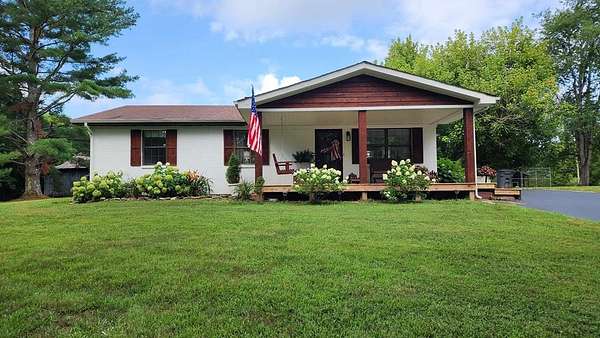 3.69 Acres of Residential Land with Home for Sale in Albany, Kentucky