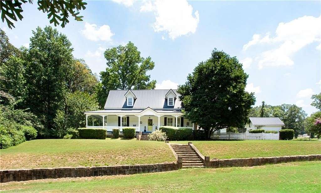 4.28 Acres of Residential Land with Home for Sale in Hull, Georgia