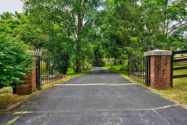 40 Acres of Recreational Land with Home for Sale in Richmond, Kentucky