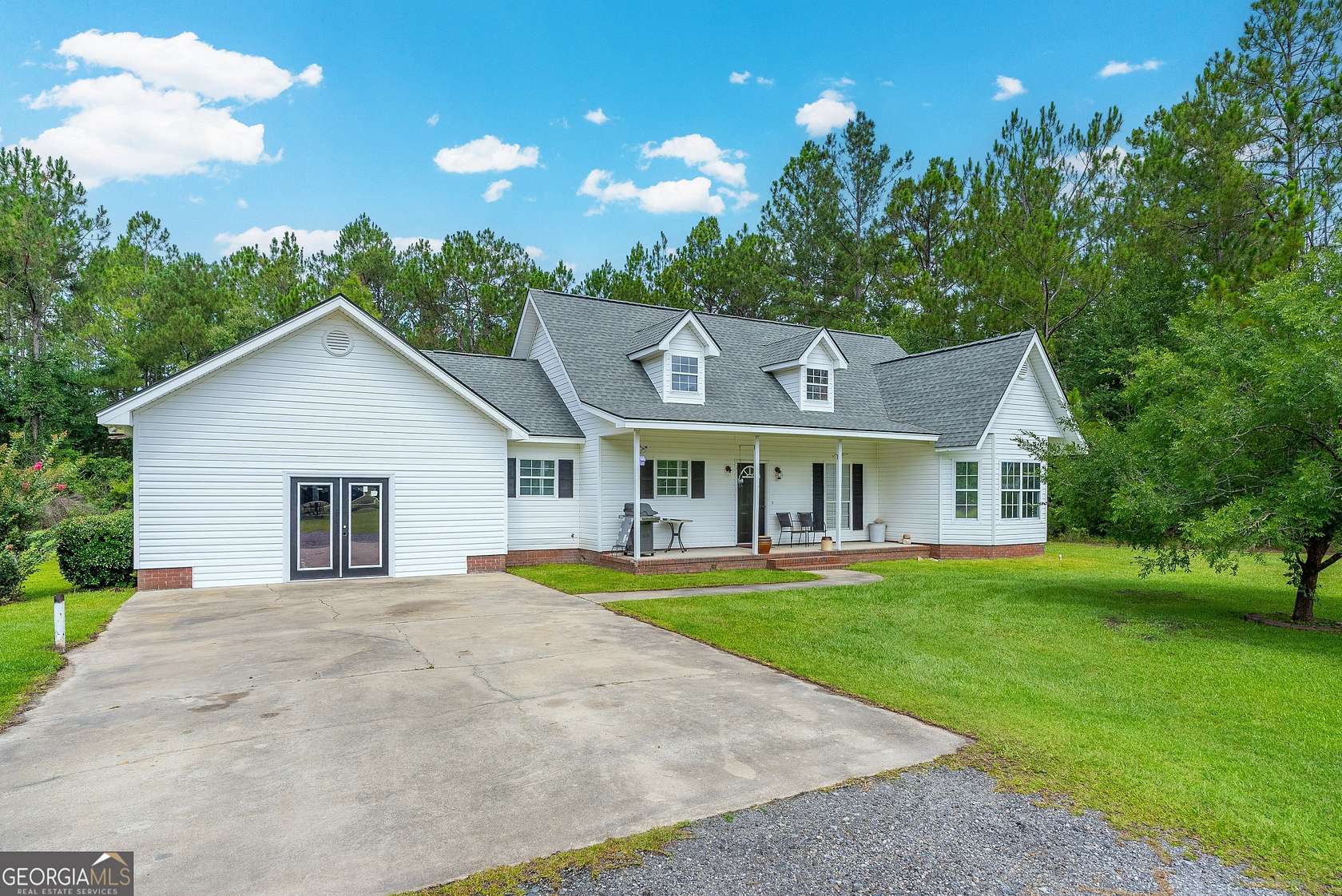 5.22 Acres of Residential Land with Home for Sale in Waycross, Georgia