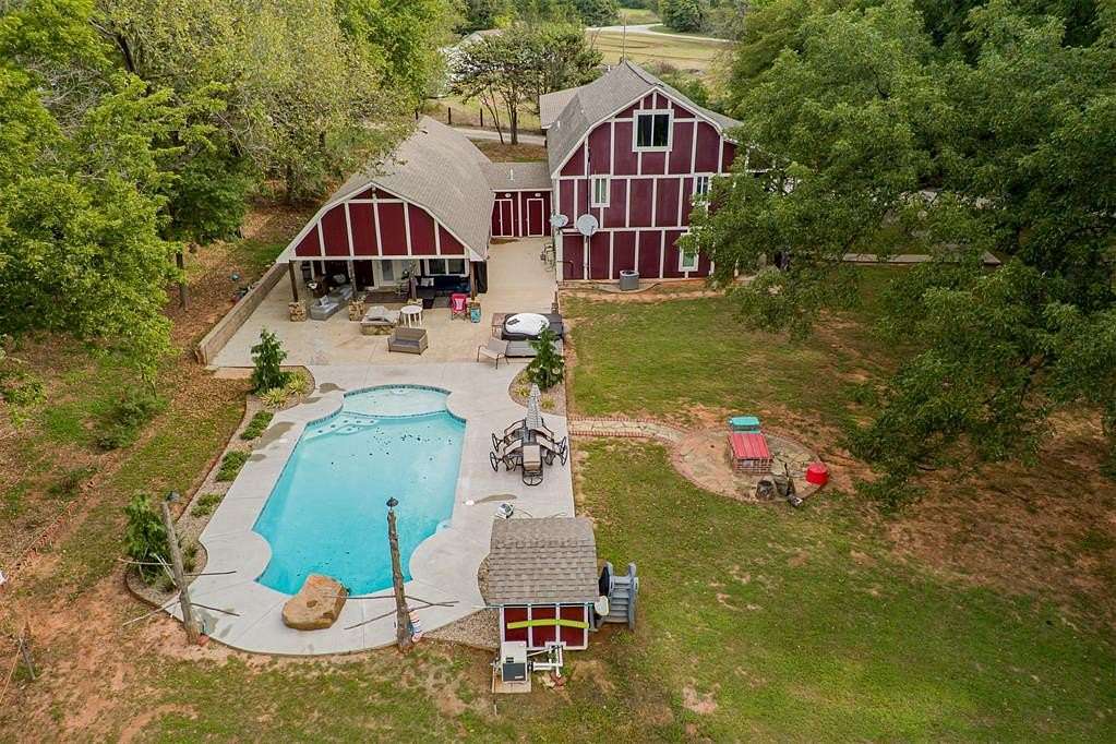 5.58 Acres of Residential Land with Home for Sale in Noble, Oklahoma