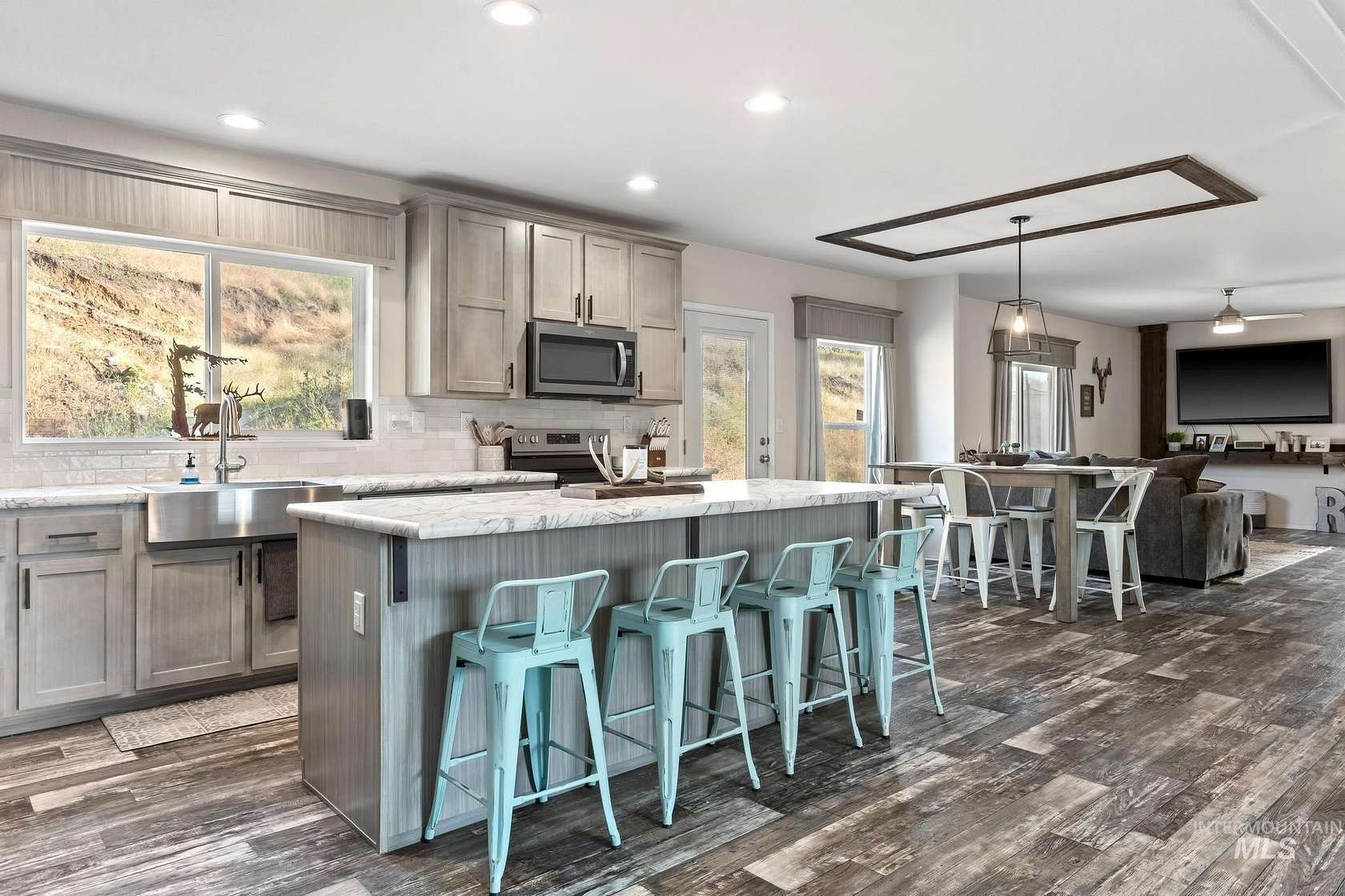 3.37 Acres of Residential Land with Home for Sale in Horseshoe Bend, Idaho