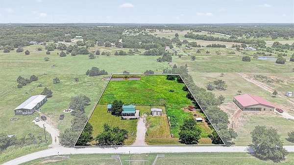 2.5 Acres of Residential Land with Home for Sale in Valley View, Texas