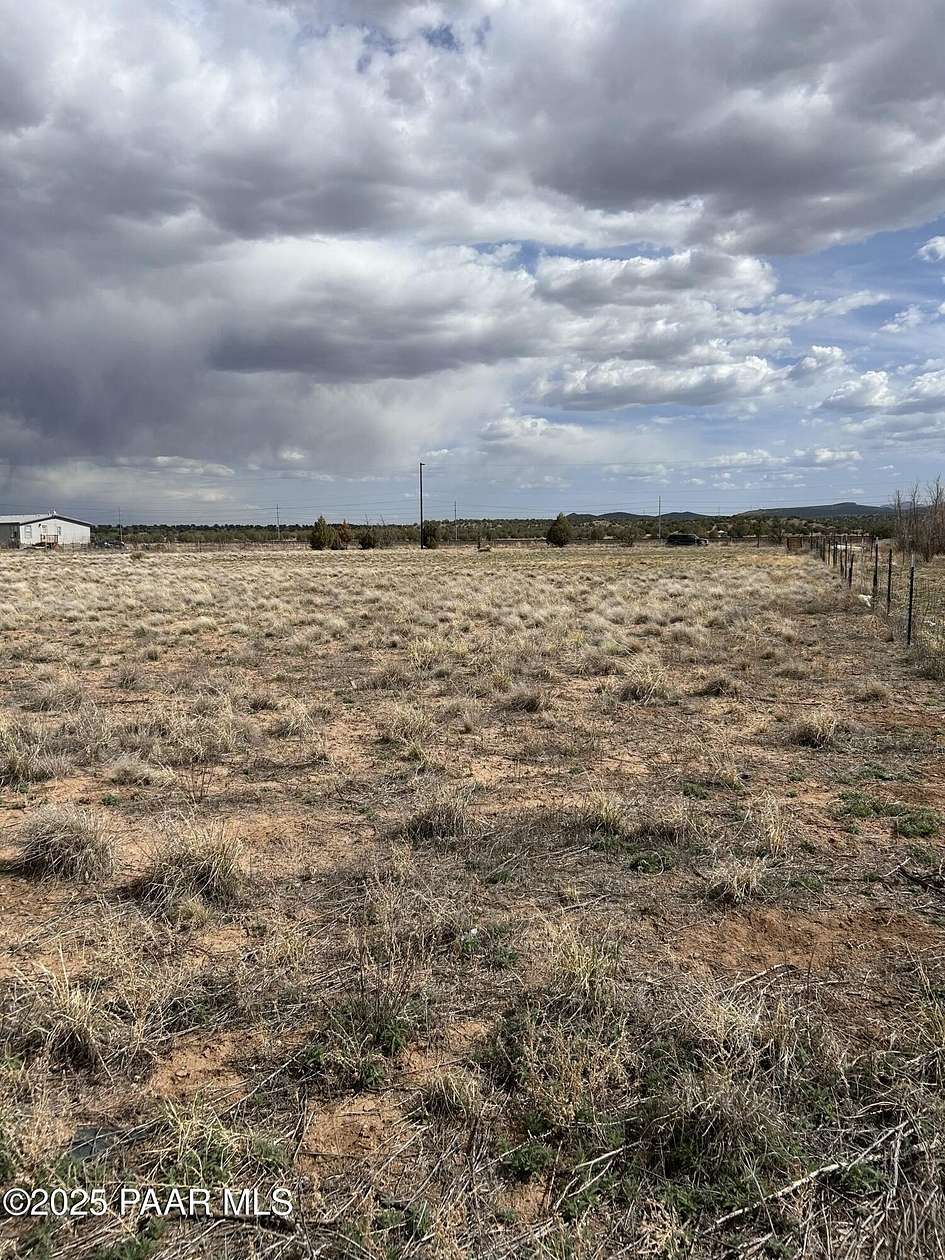 2 Acres of Land for Sale in Paulden, Arizona