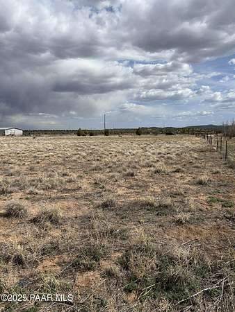 2 Acres of Land for Sale in Paulden, Arizona