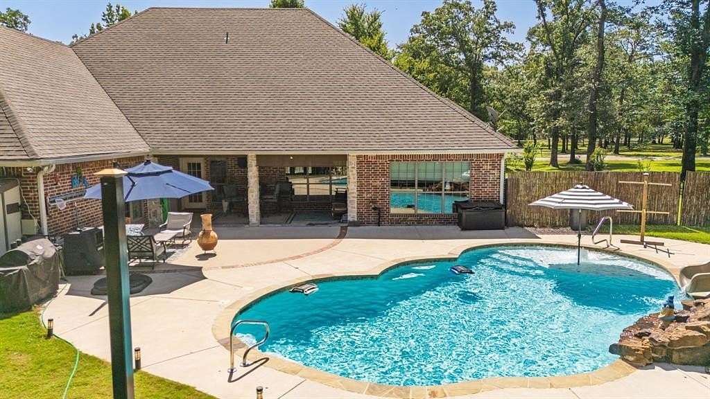 2 Acres of Residential Land with Home for Sale in Emory, Texas