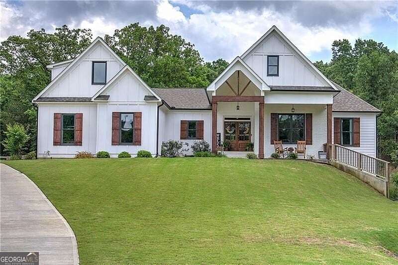 3 Acres of Residential Land with Home for Sale in Kingston, Georgia