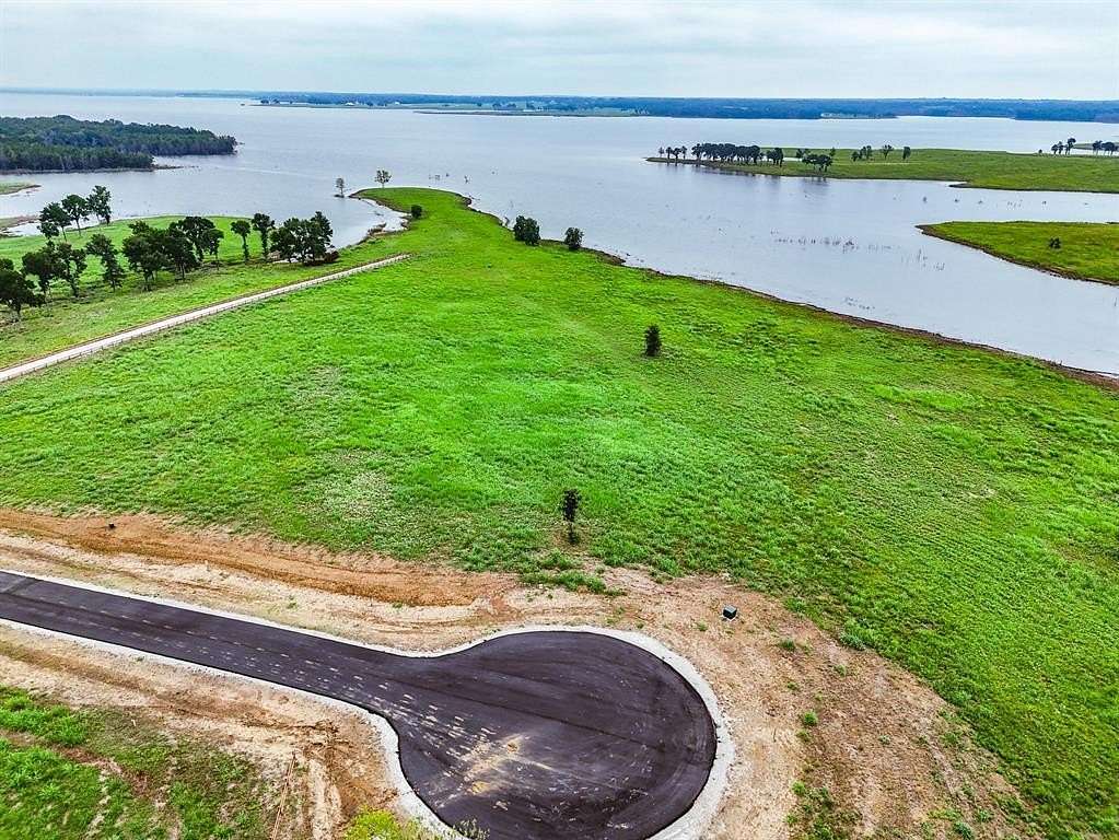 1.56 Acres of Residential Land for Sale in Windom, Texas