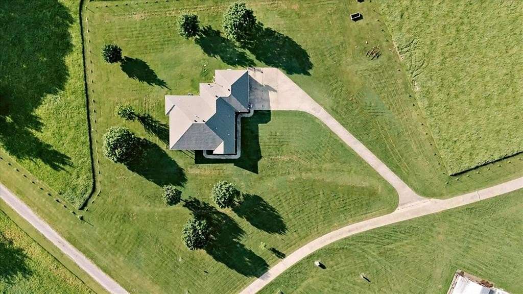 7.56 Acres of Residential Land for Sale in Alba, Texas