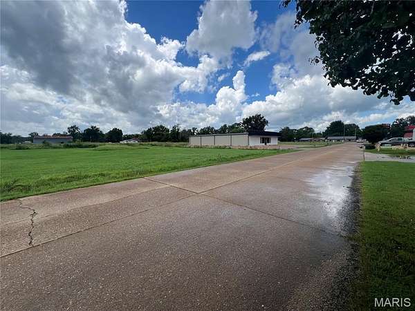 0.67 Acres of Commercial Land for Sale in Poplar Bluff, Missouri