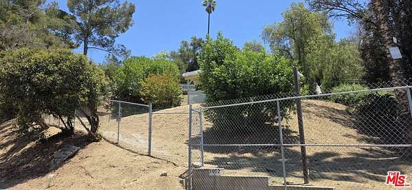 0.69 Acres of Residential Land with Home for Sale in Los Angeles, California