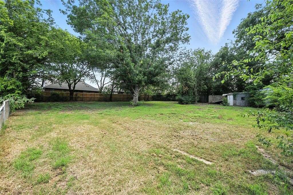 0.5 Acres of Residential Land for Sale in Pilot Point, Texas