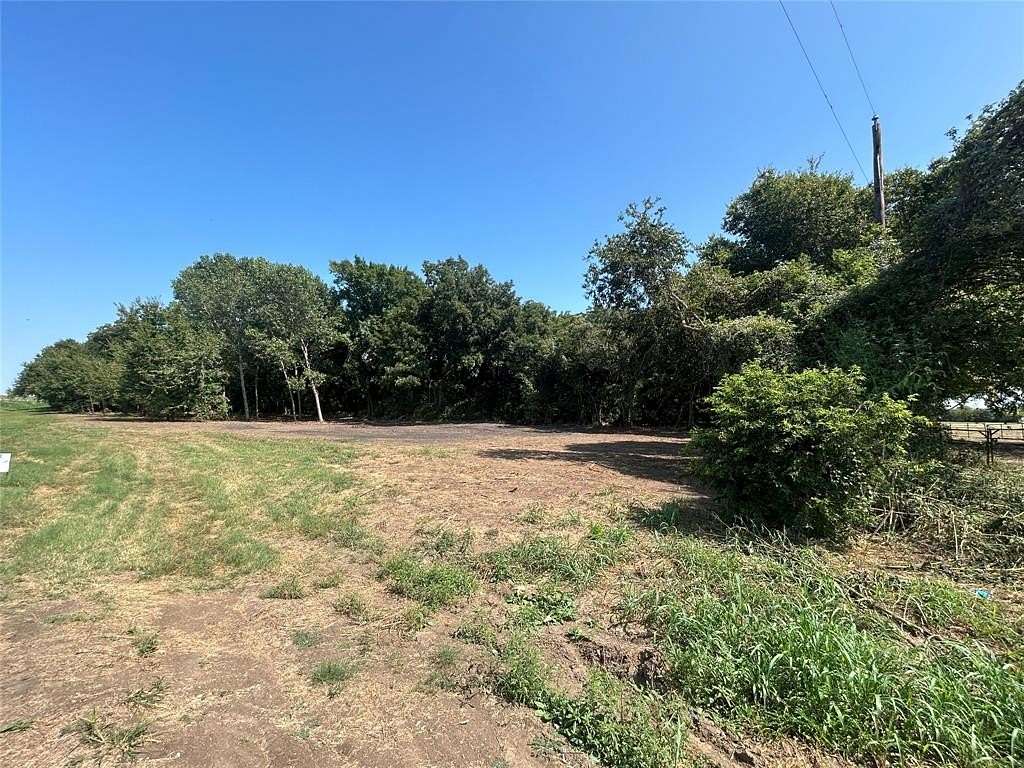 2.72 Acres of Land for Sale in Grandview, Texas