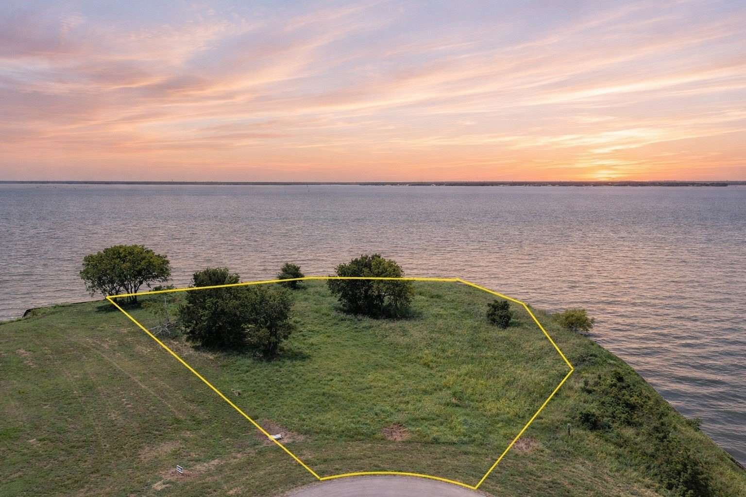 1.16 Acres of Residential Land for Sale in Streetman, Texas