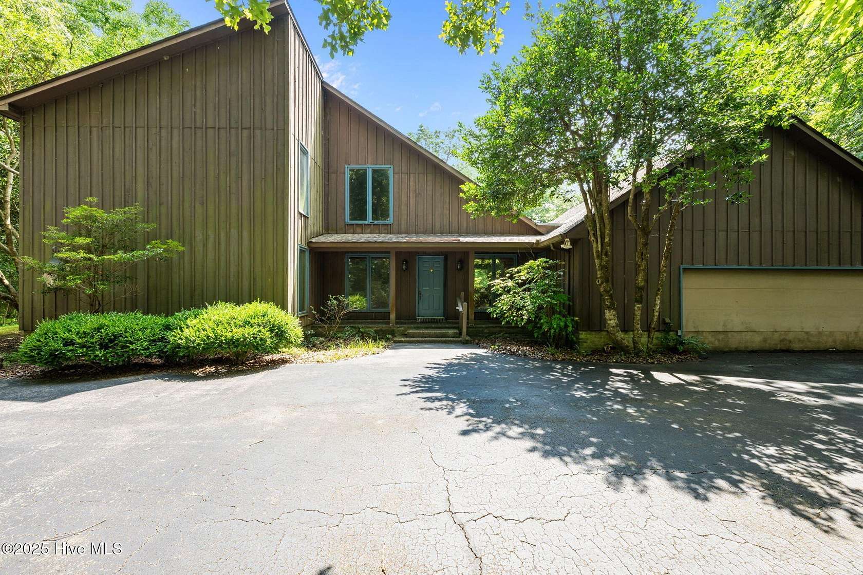 4.68 Acres of Residential Land with Home for Sale in New Bern, North Carolina