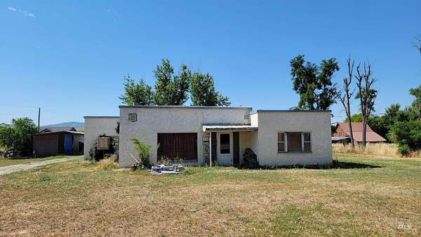 2.37 Acres of Residential Land with Home for Sale in Sweet, Idaho