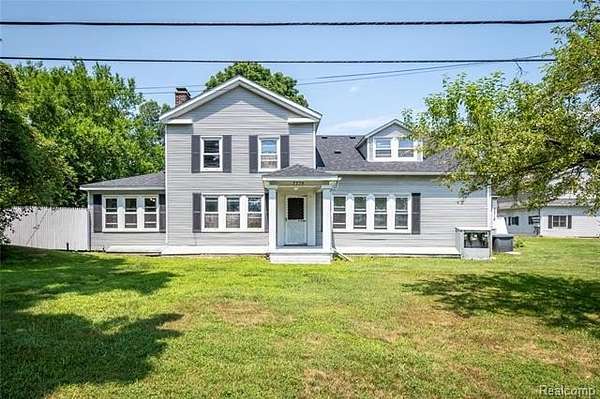 4.77 Acres of Residential Land with Home for Sale in Commerce Township, Michigan