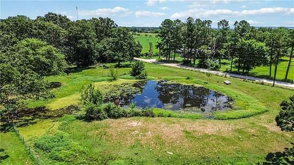 3.52 Acres of Residential Land with Home for Sale in Lincoln, Arkansas