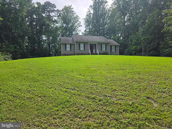 2 Acres of Residential Land with Home for Sale in Tappahannock, Virginia