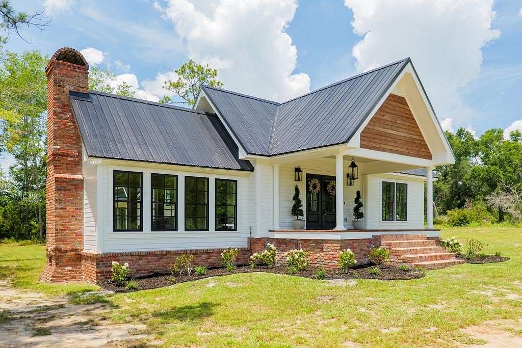 5.75 Acres of Residential Land with Home for Sale in Hahira, Georgia