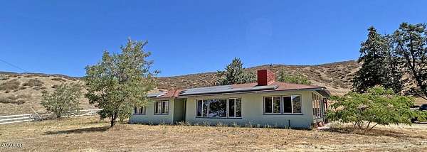 5 Acres of Residential Land with Home for Sale in Leona Valley, California